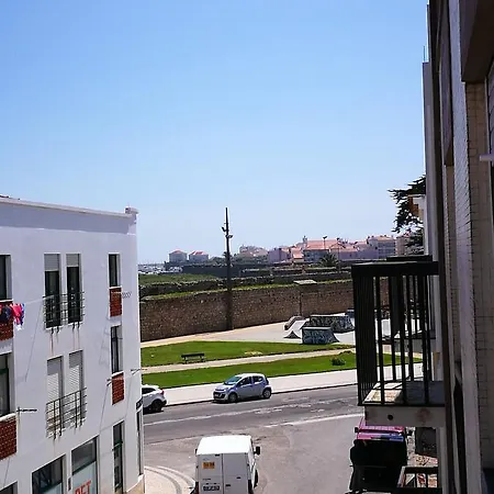 Peniche's Blue & White Apartment *